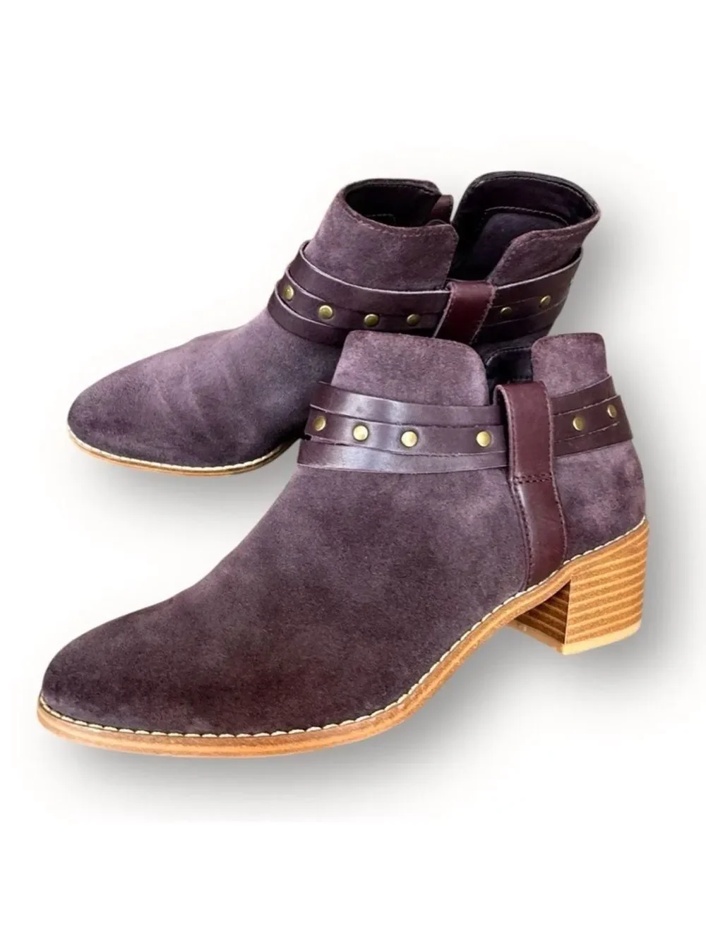 Clarks Women's Burgundy Western Harness Suede Ankle Boots Size 7.5 Studded Strap